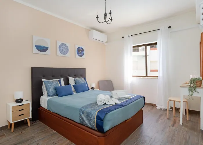 Algarvian Experience - Sun, And Pool Albufeira